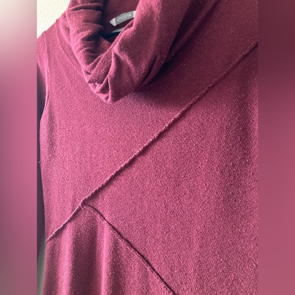 👑🐝 Deep red wine burgundy sweater dress with unique design by Athleta in XXS. - Picture 4 of 4